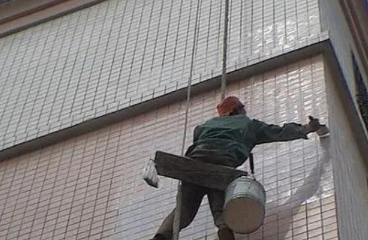连云港市卫生间漏水维修公司分享下连云港市外墙防水的必要性。